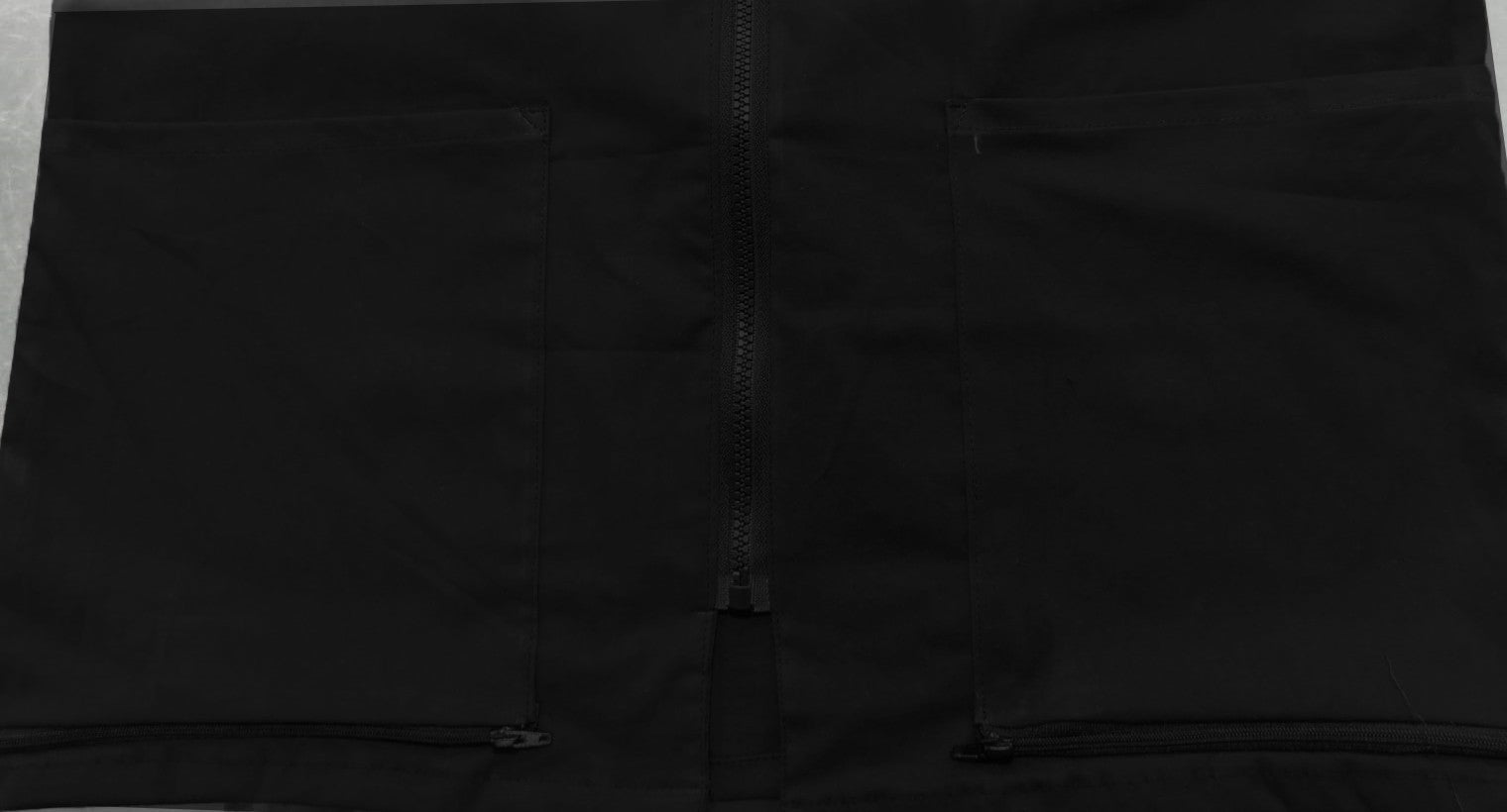 Stretchable Barber jacket with collar 3 pockets (zipper on two bottom pockets) half sleeve with zipper